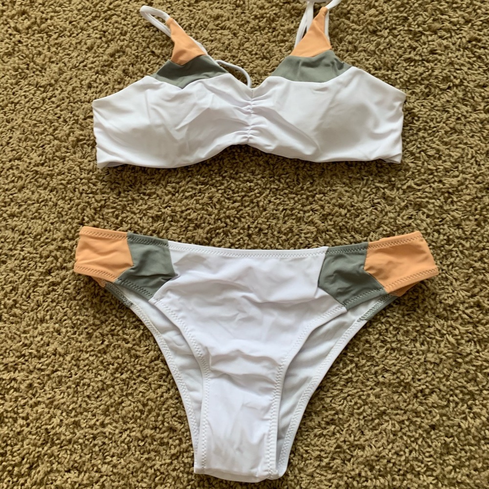 Two swimsuits - Picture 2 of 3